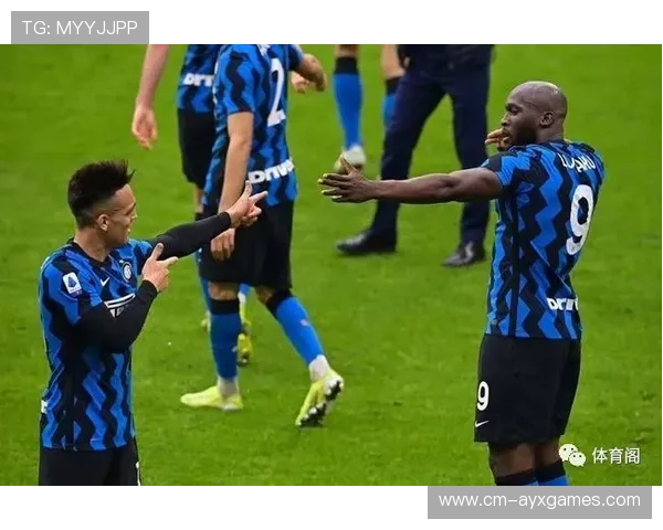 劳塔罗抢点提前启动完成关键射门